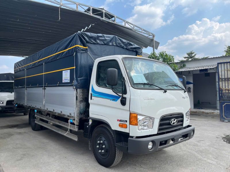 Hyundai Mighty W11XL Thùng Bạt