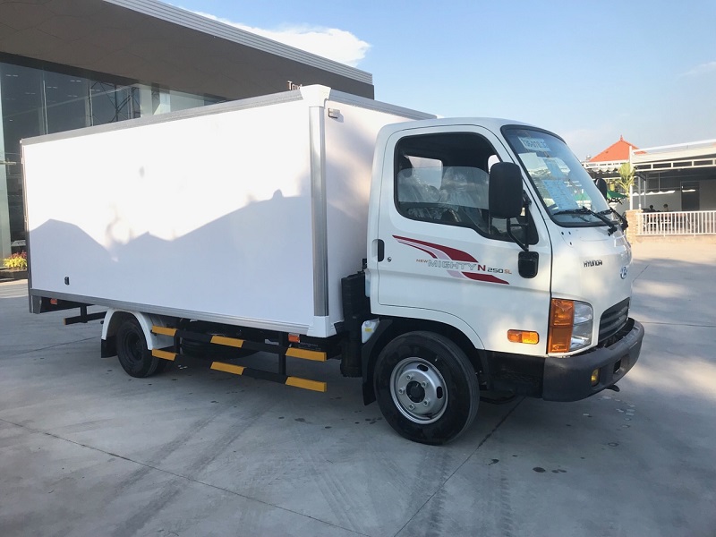 Hyundai Mighty N250SL Thùng Kín Composite